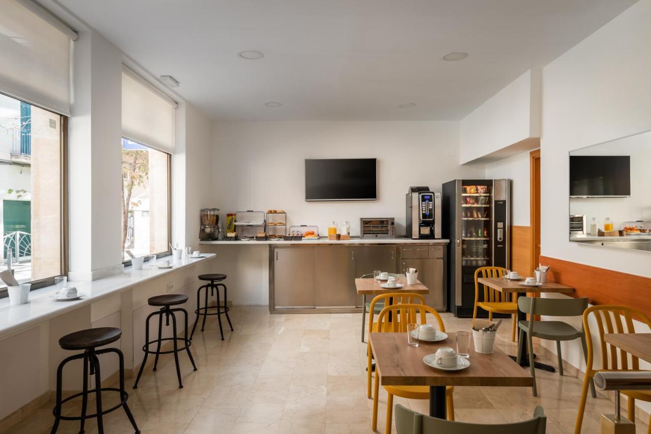 Hostal Baler Barcelona Exterior photo