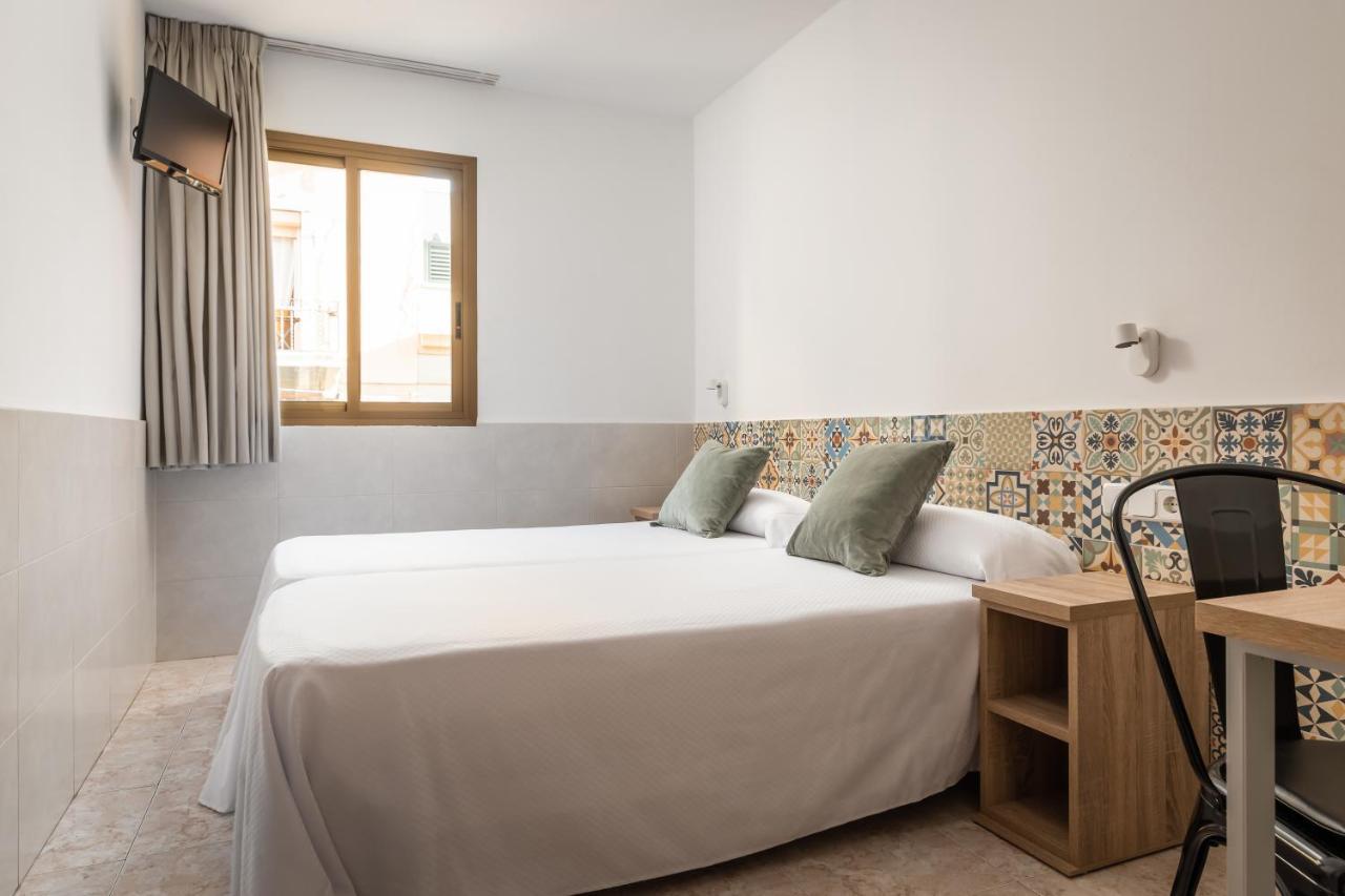 Hostal Baler Barcelona Exterior photo