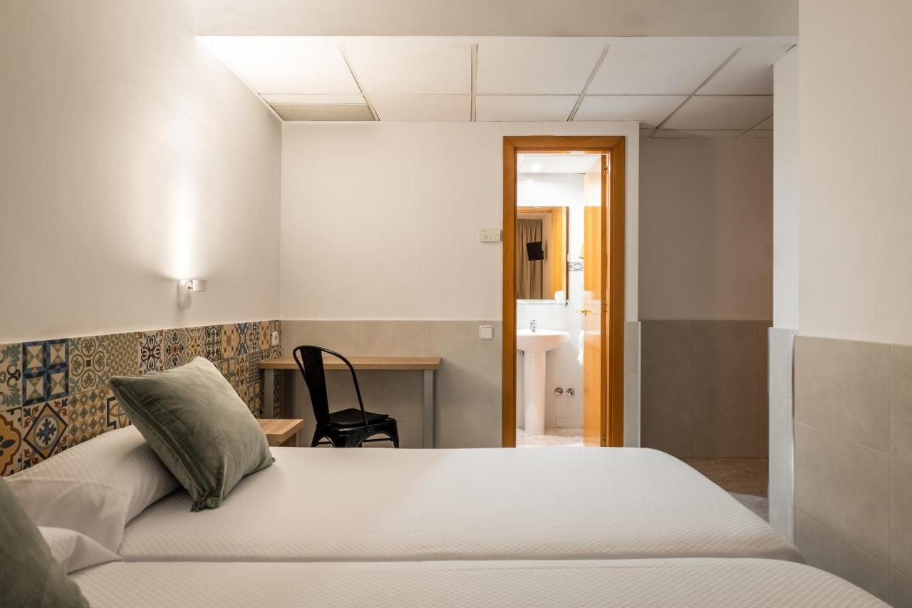 Hostal Baler Barcelona Exterior photo