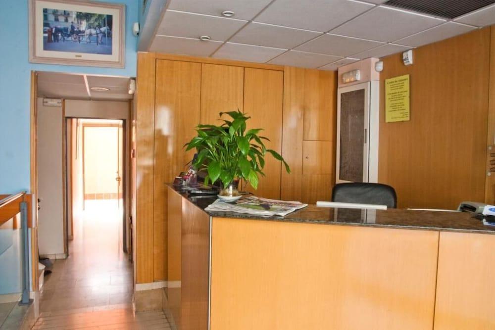 Hostal Baler Barcelona Exterior photo