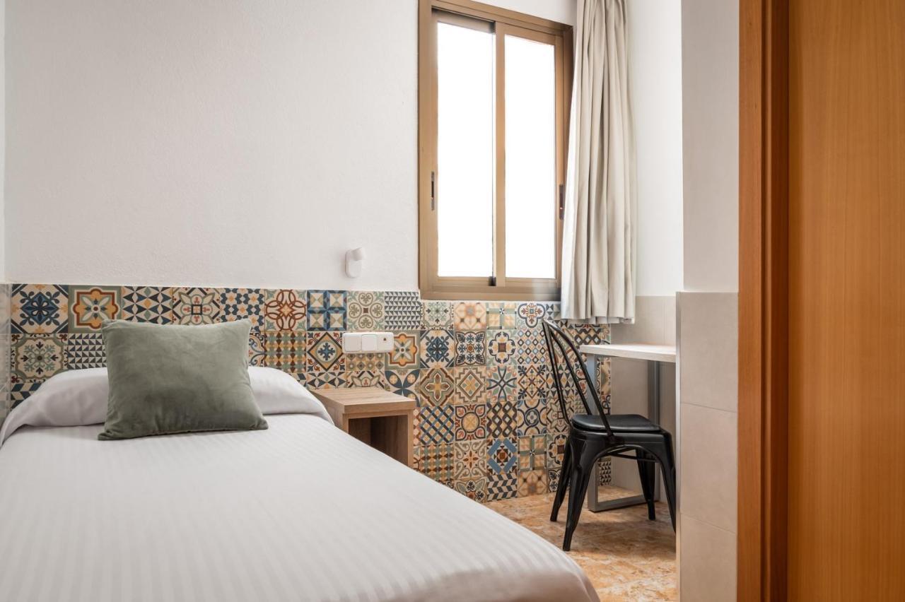 Hostal Baler Barcelona Exterior photo
