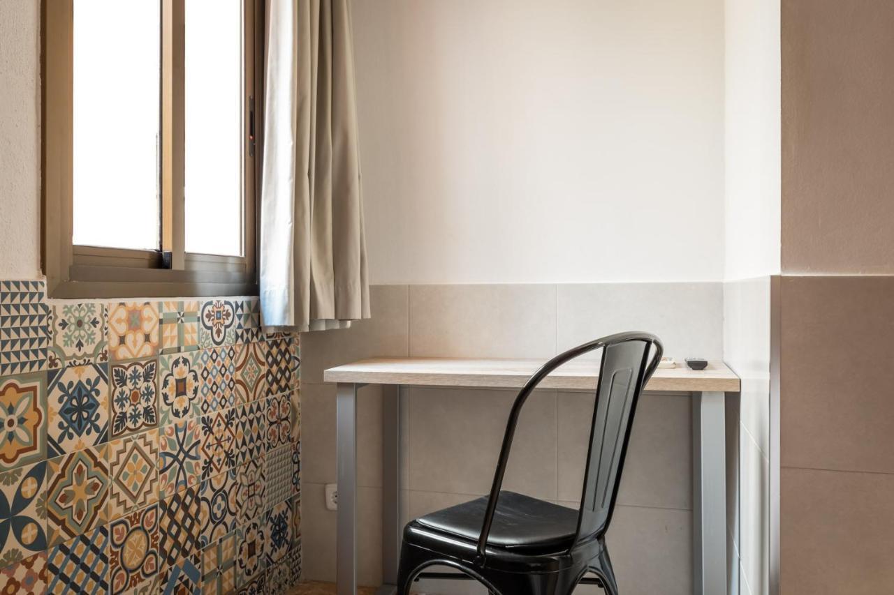 Hostal Baler Barcelona Exterior photo