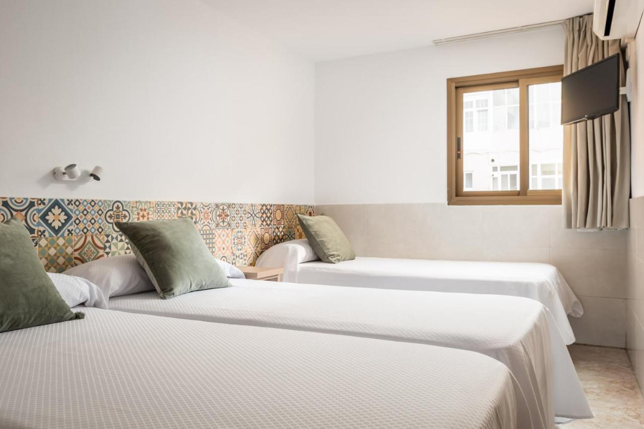 Hostal Baler Barcelona Exterior photo
