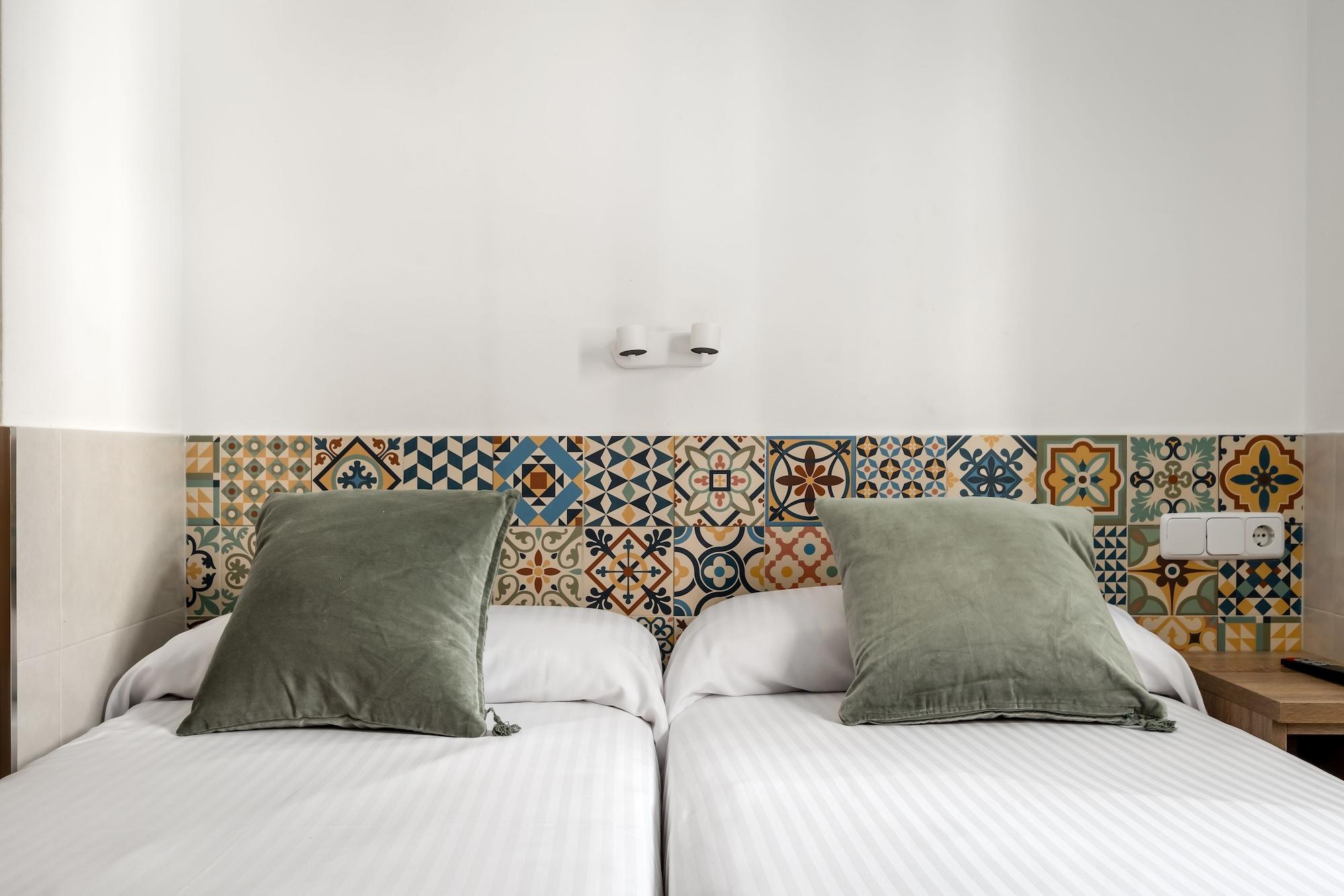 Hostal Baler Barcelona Exterior photo