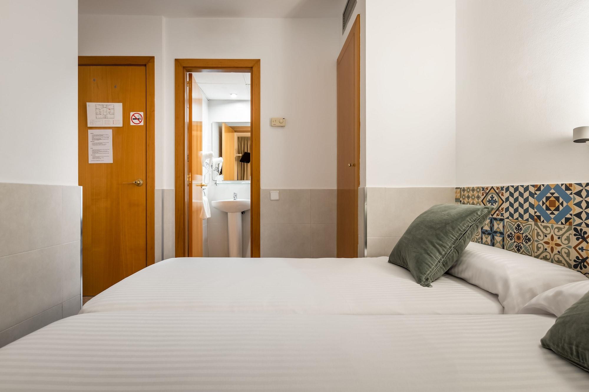 Hostal Baler Barcelona Exterior photo