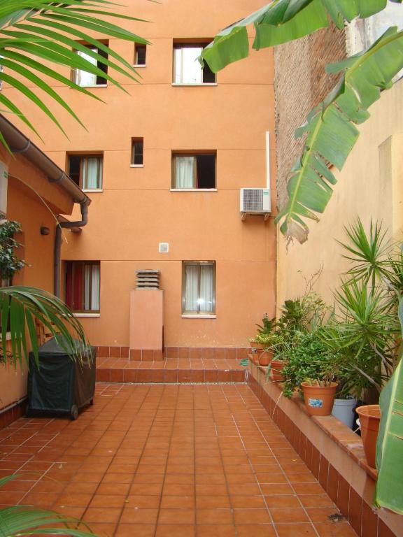 Hostal Baler Barcelona Exterior photo